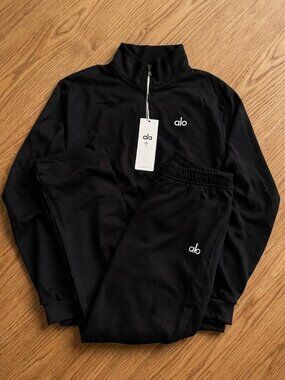 Alo Medium Black Quarter Zip & Jogger Set